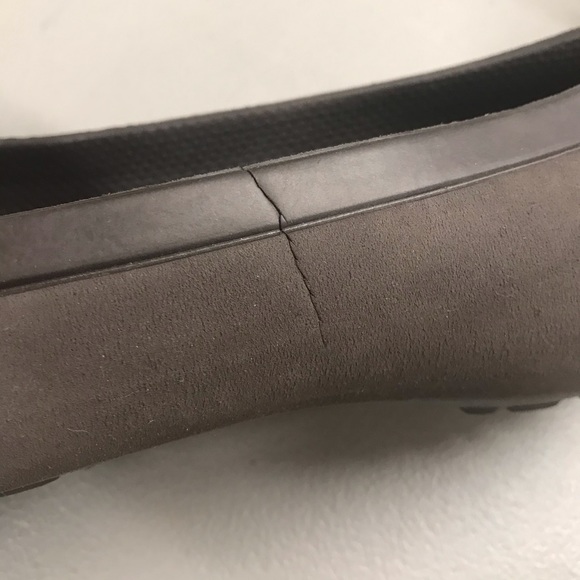 Crocs Flat Shoe Gray Faux Fur Sole Inside DEFECT - Picture 6 of 6